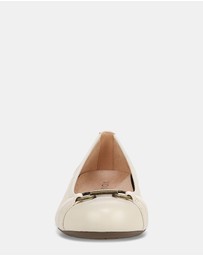Vionic - Delanie Flat - Cream