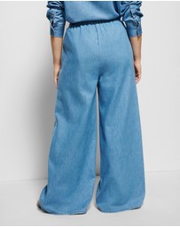 Commonry - Theresa Pant