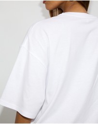 Dazie - Dolce Vita Oversized Graphic Tee