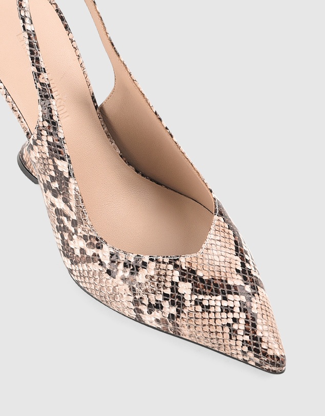 LANA WILKINSON - Monique Wedge Pump