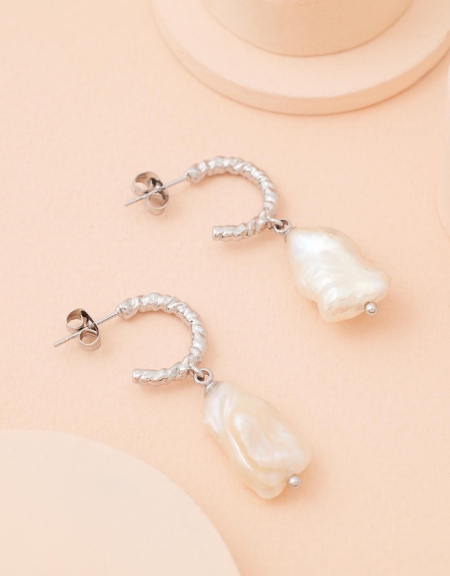 Carly Paiker - Biarritz Pearl Earrings