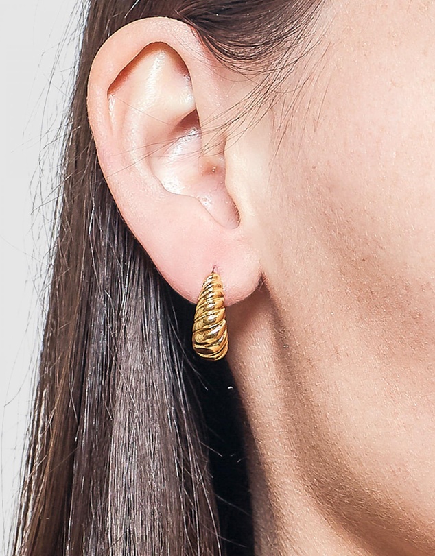 Pastiche - Sara Hoops