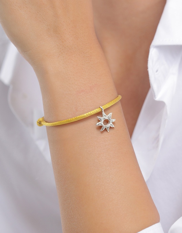 Elli Jewelry - Satin Bracelet with Silver Sunburst Charm