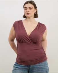 Atmos&Here Curvy - Savannah V Neck Ruched Top