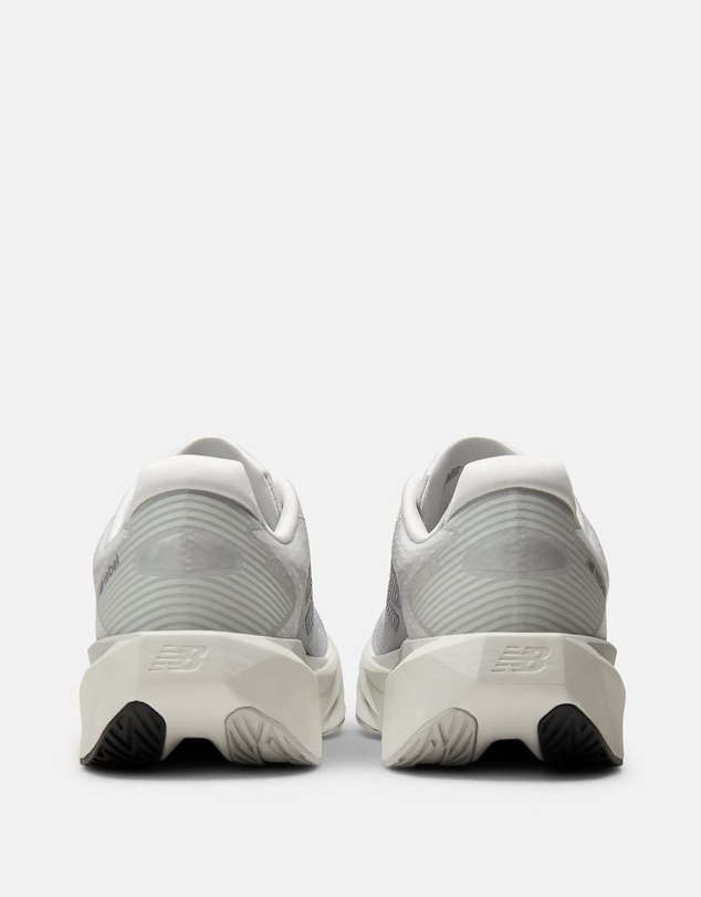 New Balance - FuelCell Rebel v5 (Wide Fit) - Men's