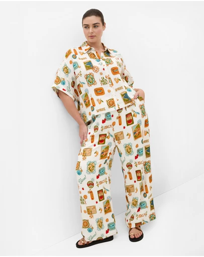 City Chic - Plus Size Amore Print Shirt - creme