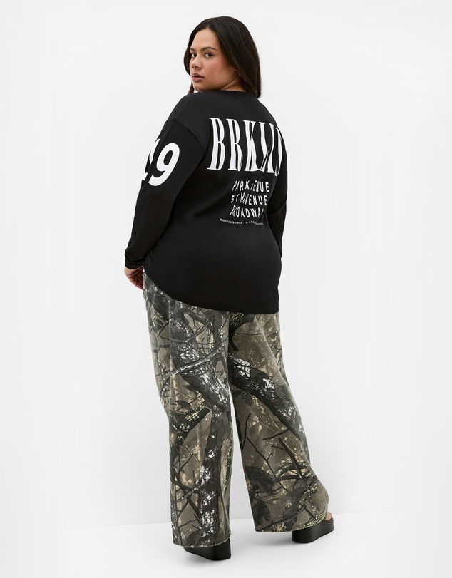 City Chic - Oversized Brklyn Long Sleeve Cotton Tee