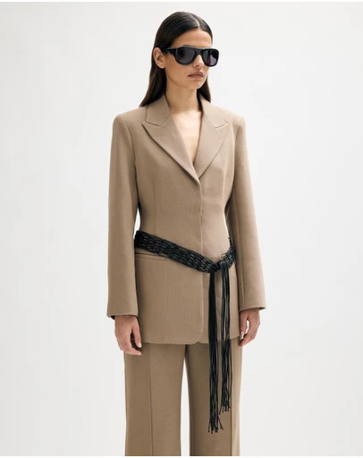 Minima Esenciales - Ise Macrame Belt Blazer