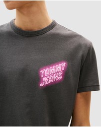 Tommy Jeans - Back Graphic Crew Neck T-Shirt