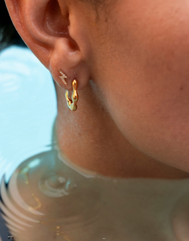 Dower & Hall - Women's Waterfall Hinged Huggie Hoops in Gold Vermeil