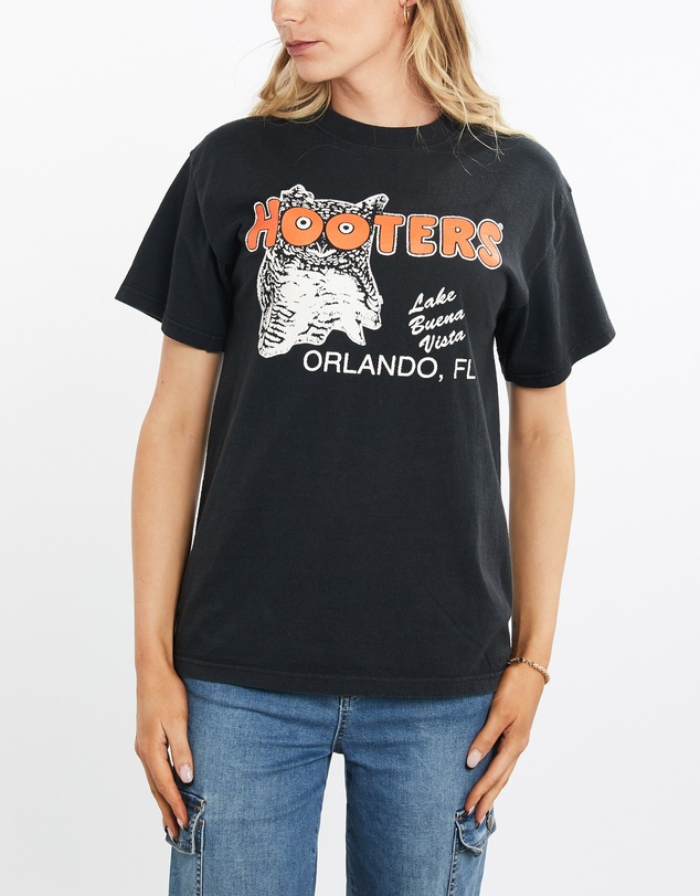 Vintage by The Real Deal - Pre Loved - Vintage 90s Hooters Tee
