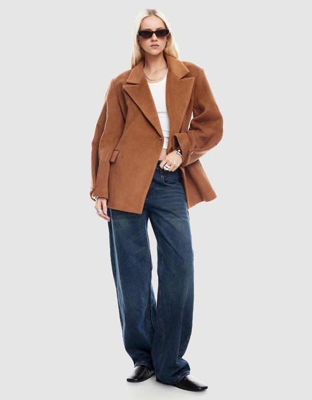 Lioness - Heart Shaped Coat - ICONIC EXCLUSIVE