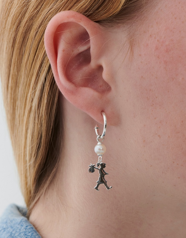 Karen Walker - Girl with a Pearl Earrings