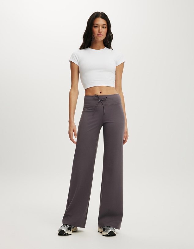 Cotton On Body Active - Ultra Soft Cropped Fitted Tshirt