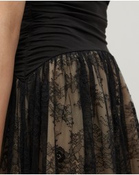 Minima Esenciales - Karrisa Lace Maxi Dress