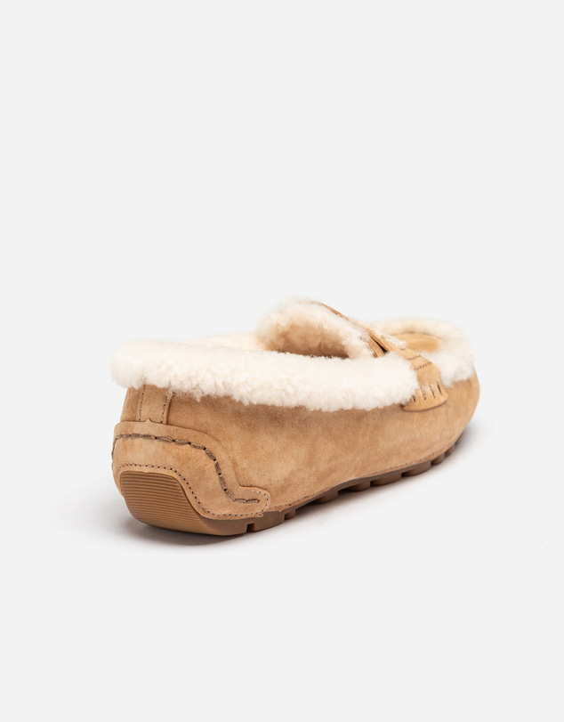 Ozwear Connection Uggs - Violet Shearling Moccasin