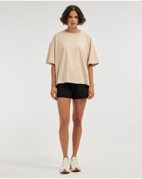 Amelius - Leah Boyfriend Tee