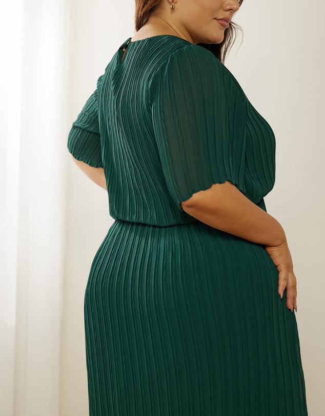 Atmos&Here Curvy - Felicity Pleated Midi Dress