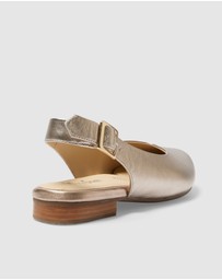 Wide Steps - Delta