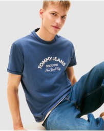 Tommy Jeans - Regular Center Arch Short Sleeve T-Shirt