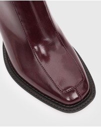 Betts - Downtown Block Heel Chelsea Boots