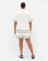 City Chic - Bianca Border Detail Short