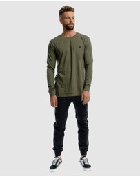 DVNT - Classic Embroidery Long Sleeve Tee