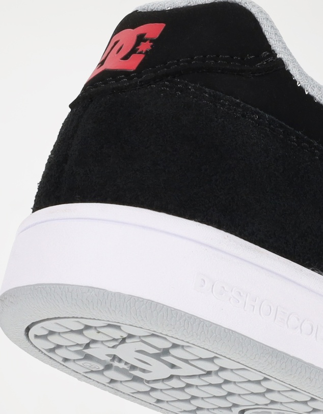 DC Shoes - Boys 4 to 16 Manteca 4 V Skate Shoes