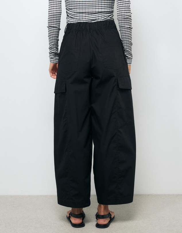 AERE - Organic Cotton Cargo Barrel Pants