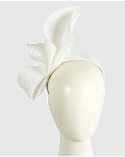 Max Alexander - Tall White Racing Fascinator