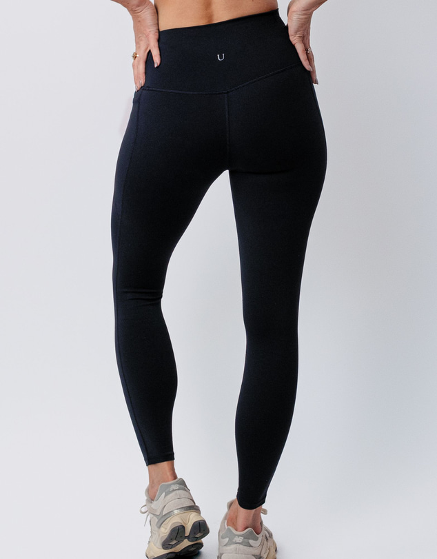 UNE PIECE - High-Rise 7/8 Leggings With Pocket