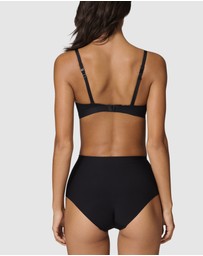 Simone Perele - Story Control Brief