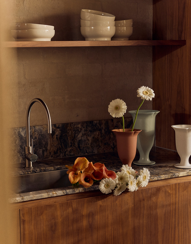 Country Road - Ana Medium Porcelain Vase