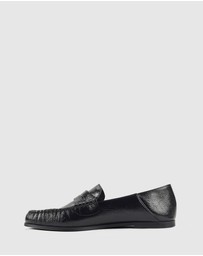 LANA WILKINSON - Scottie Leather Loafer