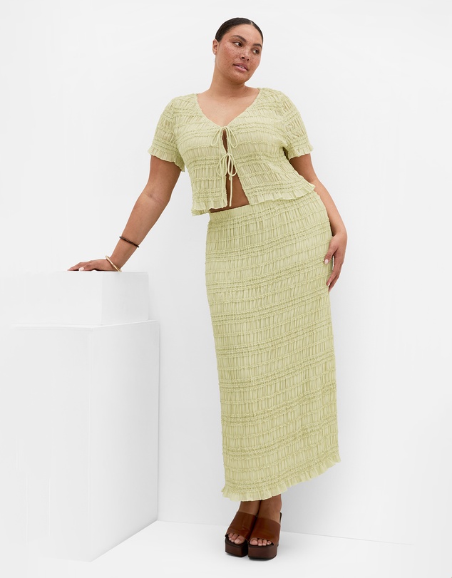 City Chic - Plus size Emelia Shirred Maxi Skirt - matcha