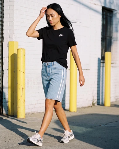 Nike - Sportswear Club Essentials T-Shirt