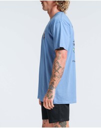 Vacancy Co - Peace & Leisure Tee