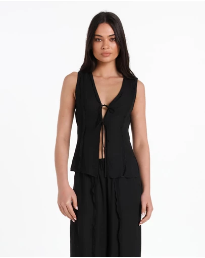Lost in Lunar  - Nicola Top