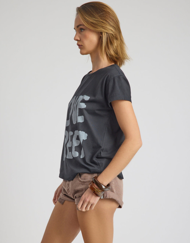 ONE TEASPOON - Love Street Classic Tee - Stone Wash Black