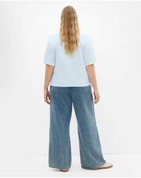 City Chic - Relaxed Crew Neck Tee