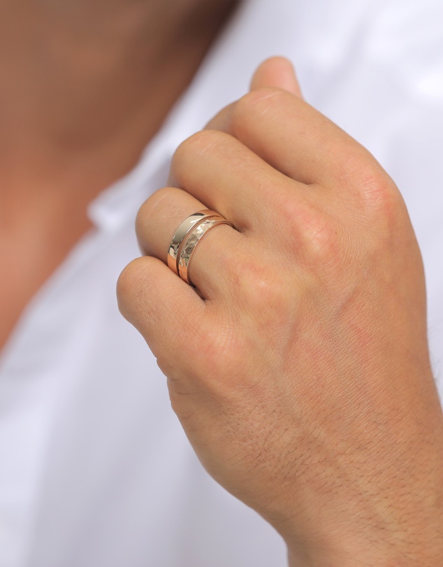 Kuzzoi - ICONIC EXCLUSIVE - Hammered Band Ring Set in Gold-Plated 925 Sterling Silver