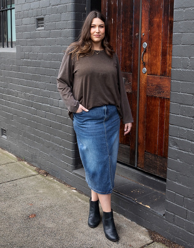 Love Your Wardrobe - Molly Acid Wash Long Sleeve Tee