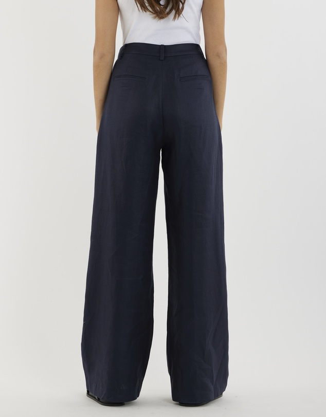 Amelius - Mia Pant
