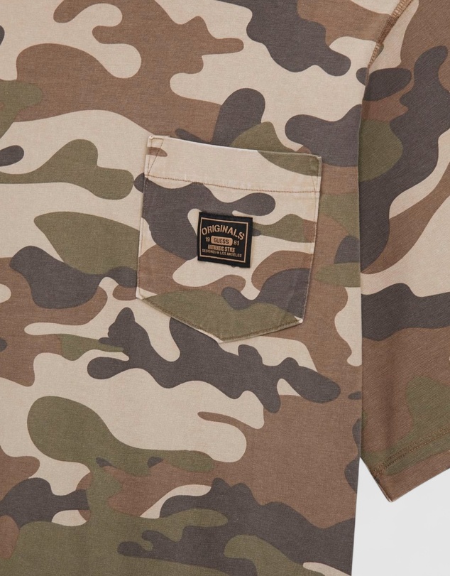 GUESS Originals - GUESS Originals Camouflage Boxy Pocket T-Shirt