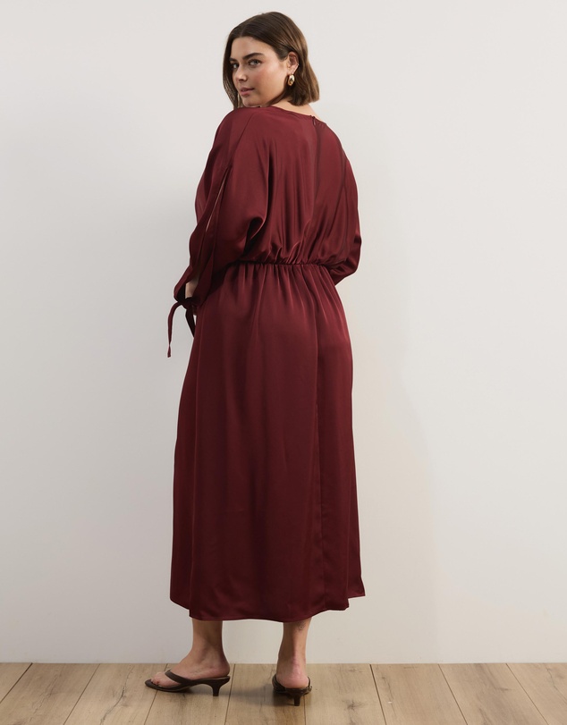 Atmos&Here Curvy - June Satin Split Sleeve Midi Dress