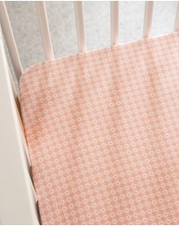 Kynd Baby - Fitted Cot Sheet in Heart Gingham