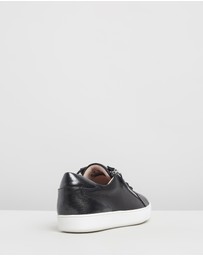 Naturalizer - Macayla Casual Sneaker