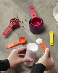 Joseph Joseph - Nest™ Measure 8-piece Measuring Cup Set (Multicolour)