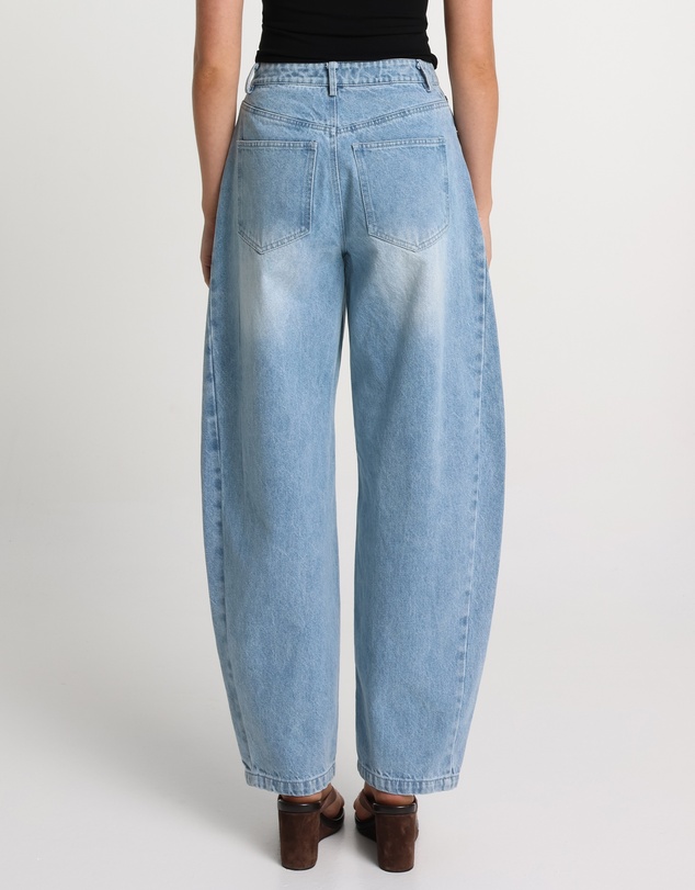 Madison The Label - Cora Barrel Jeans