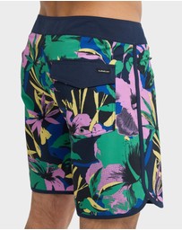 Quiksilver - Mens Surfsilk Scallop 18